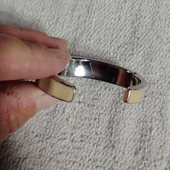 Silvertone white small cuff bracelet enamel - Picture 2 of 4